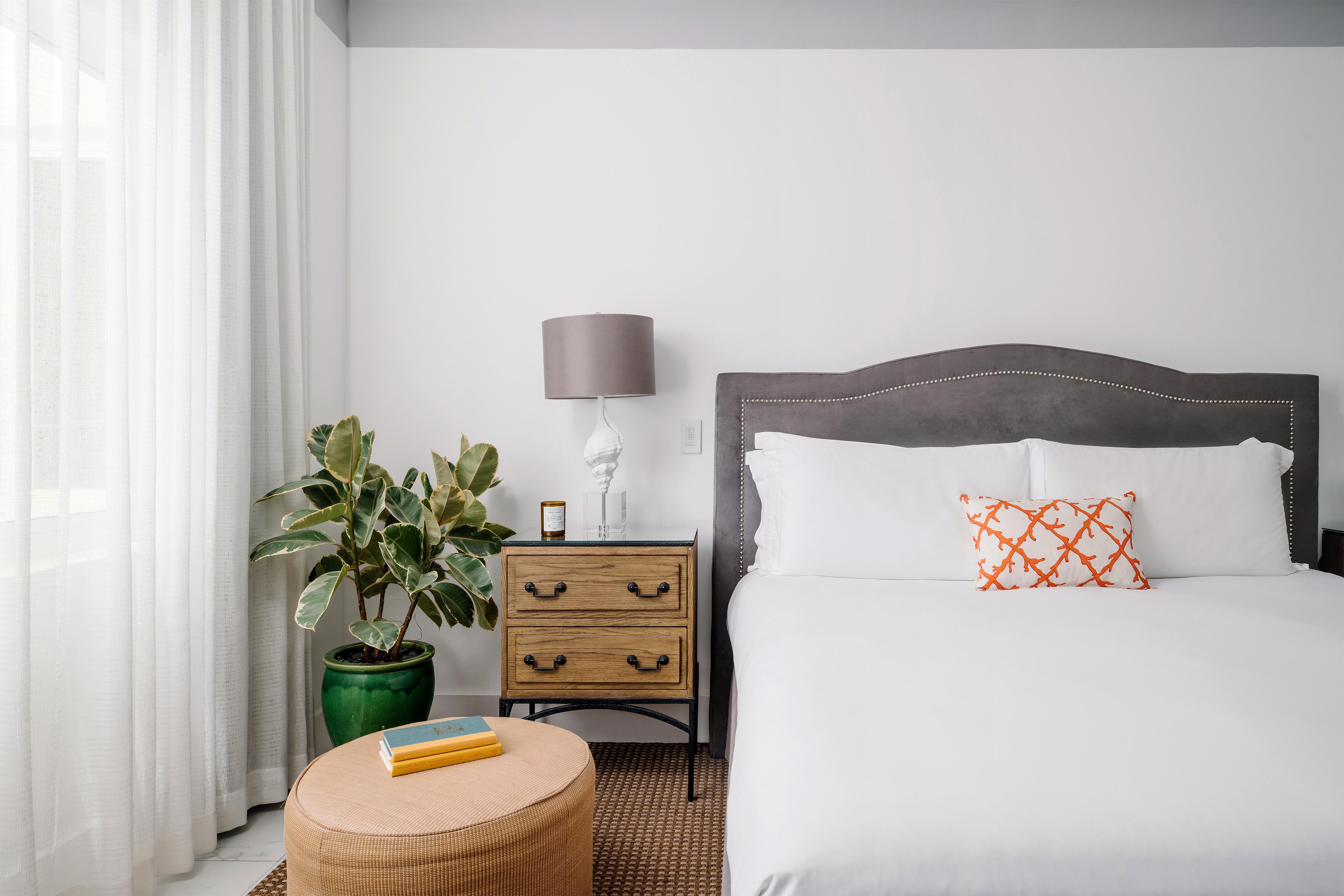 Nautilus Sonesta Miami Beach Ngoại thất bức ảnh A bedroom at the Hotel Valencia