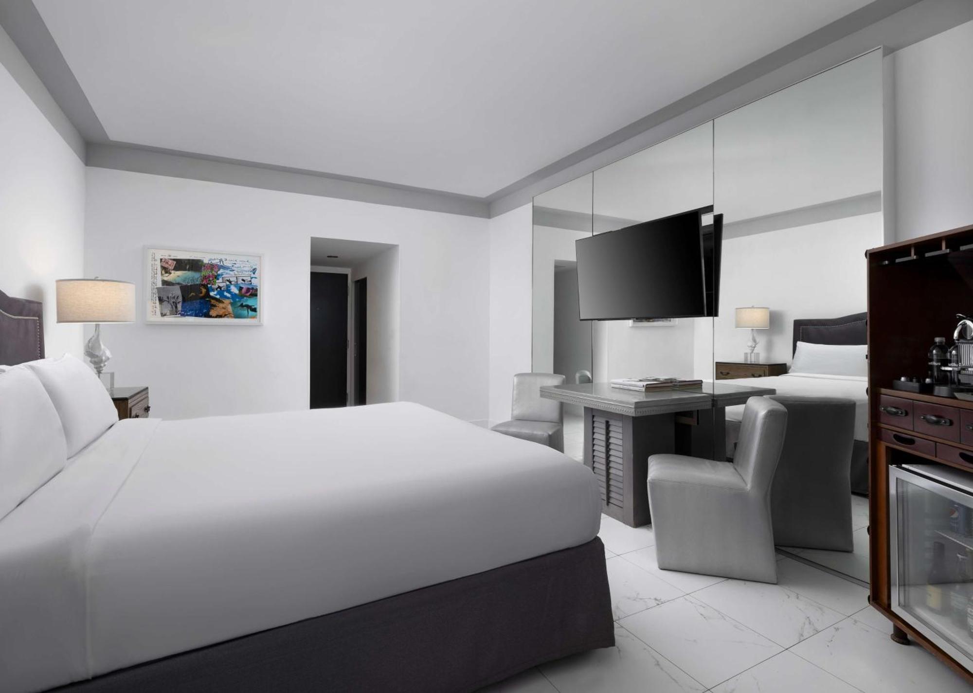 Nautilus Sonesta Miami Beach Ngoại thất bức ảnh A room at the hotel