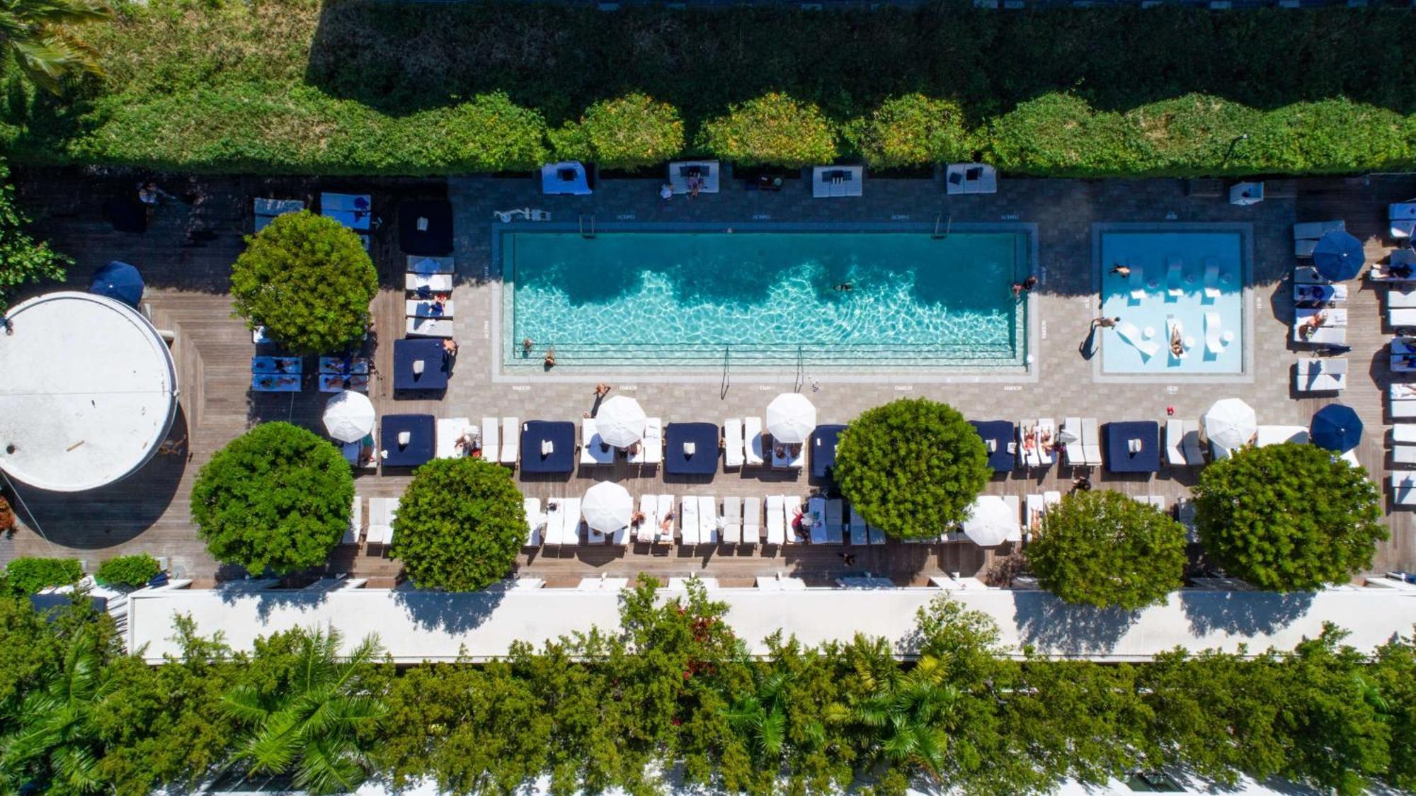 Nautilus Sonesta Miami Beach Ngoại thất bức ảnh Aerial view of the pool at the Beverly Hills Hotel