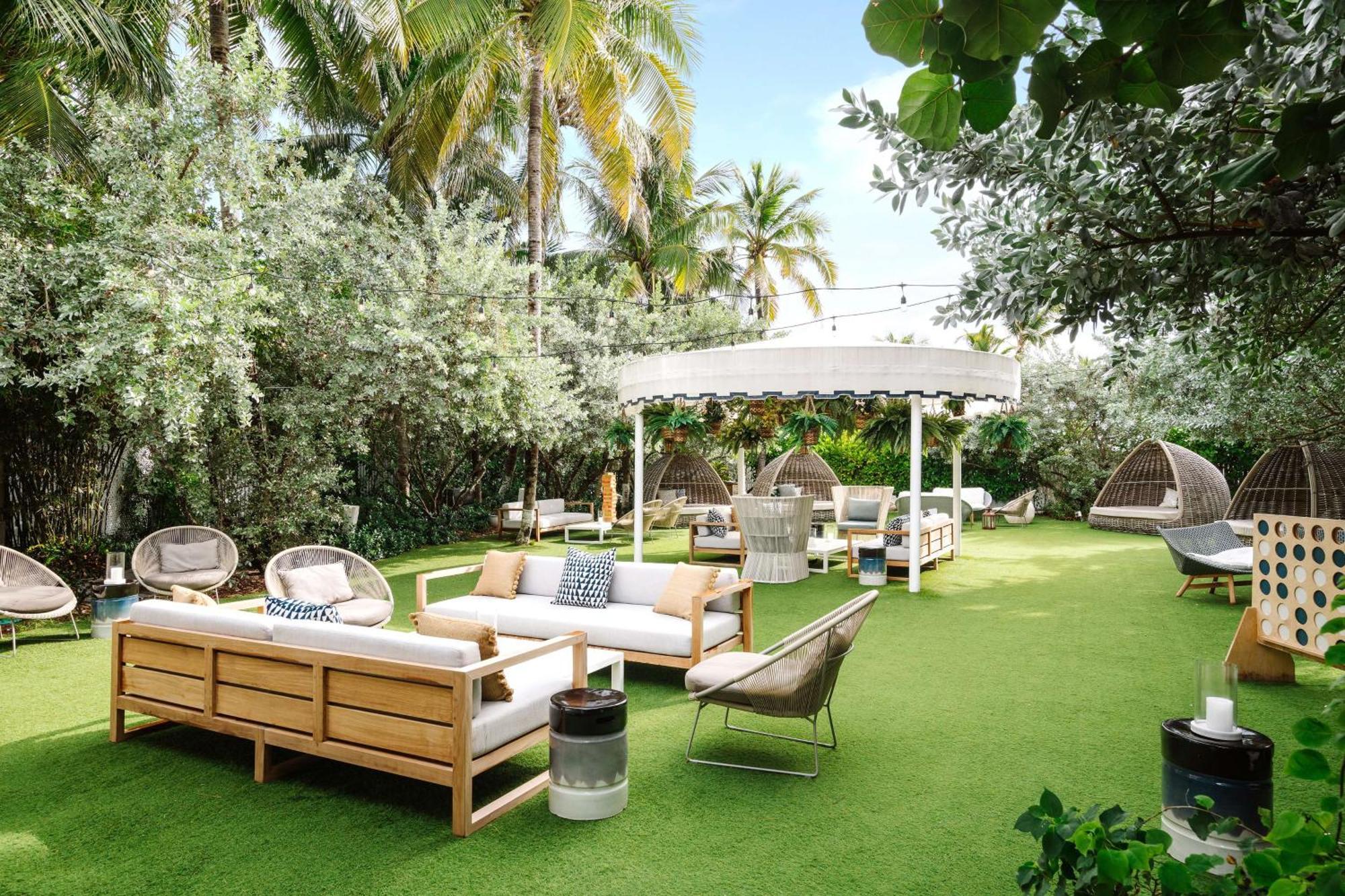 Nautilus Sonesta Miami Beach Ngoại thất bức ảnh The Garden at The Standard, East Village
