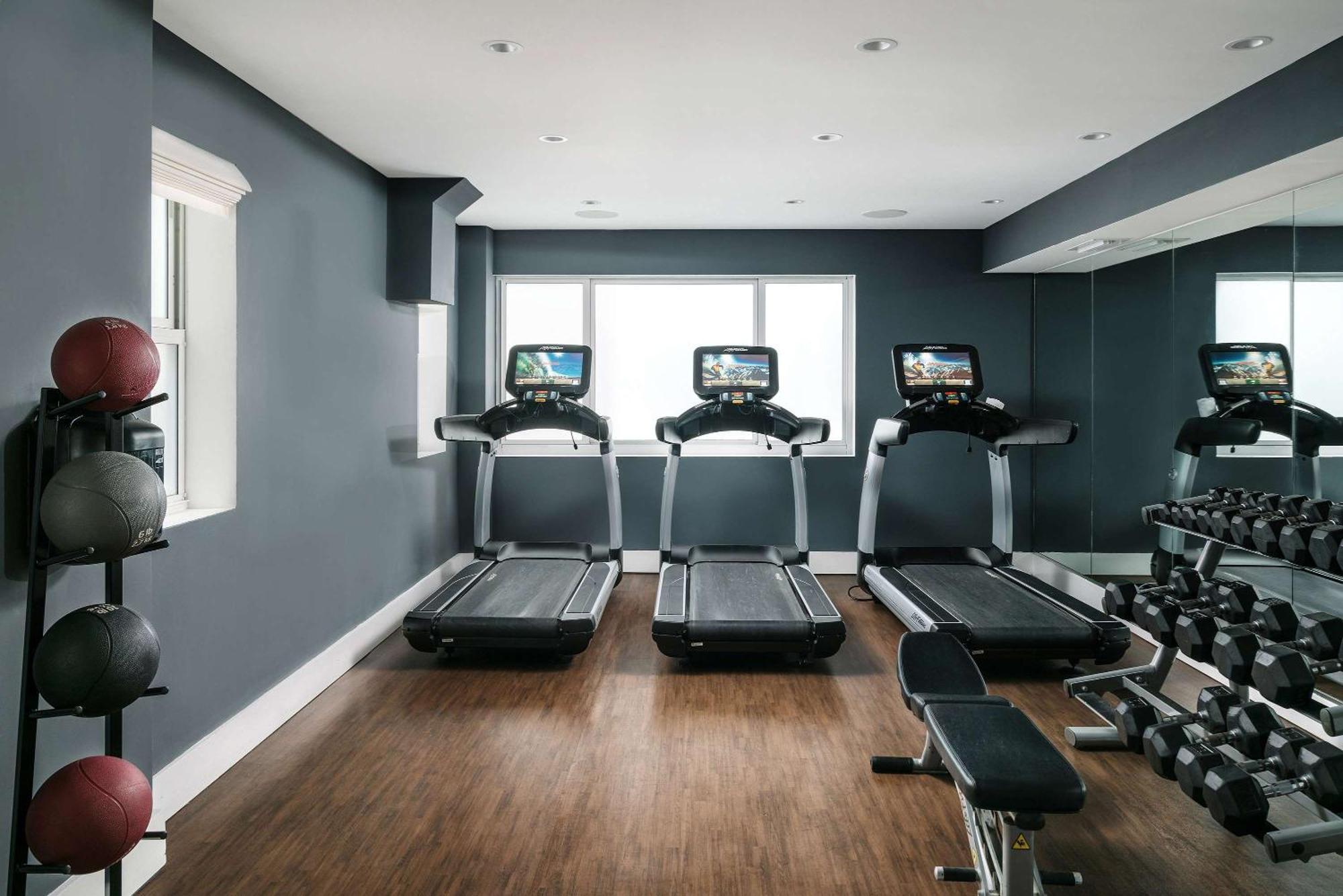 Nautilus Sonesta Miami Beach Ngoại thất bức ảnh The gym at The Ivy Collection